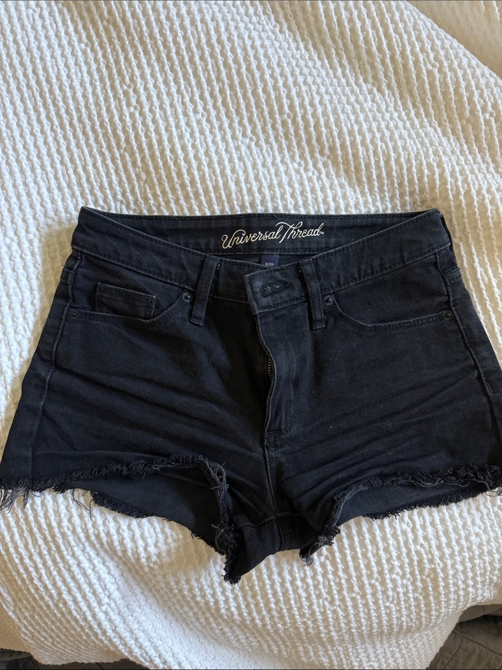 Universal Thread Black Cutoff Denim Shorts with Frayed Hem